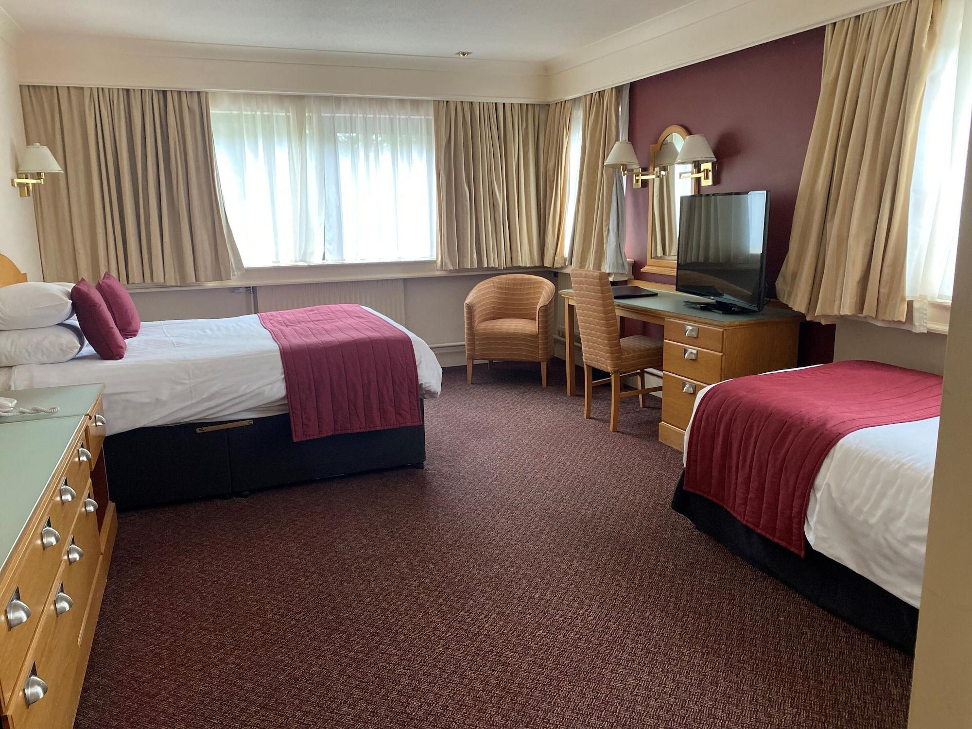 Best Western Frodsham Forest Hills Hotel Экстерьер фото